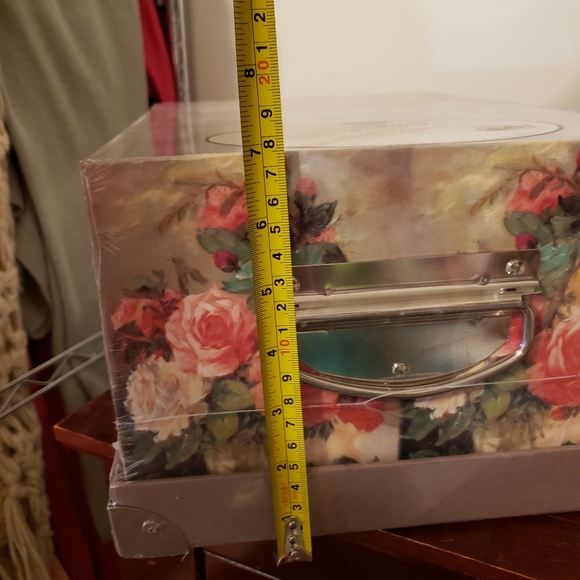 Trunk Gift Set - Picture 3 of 9